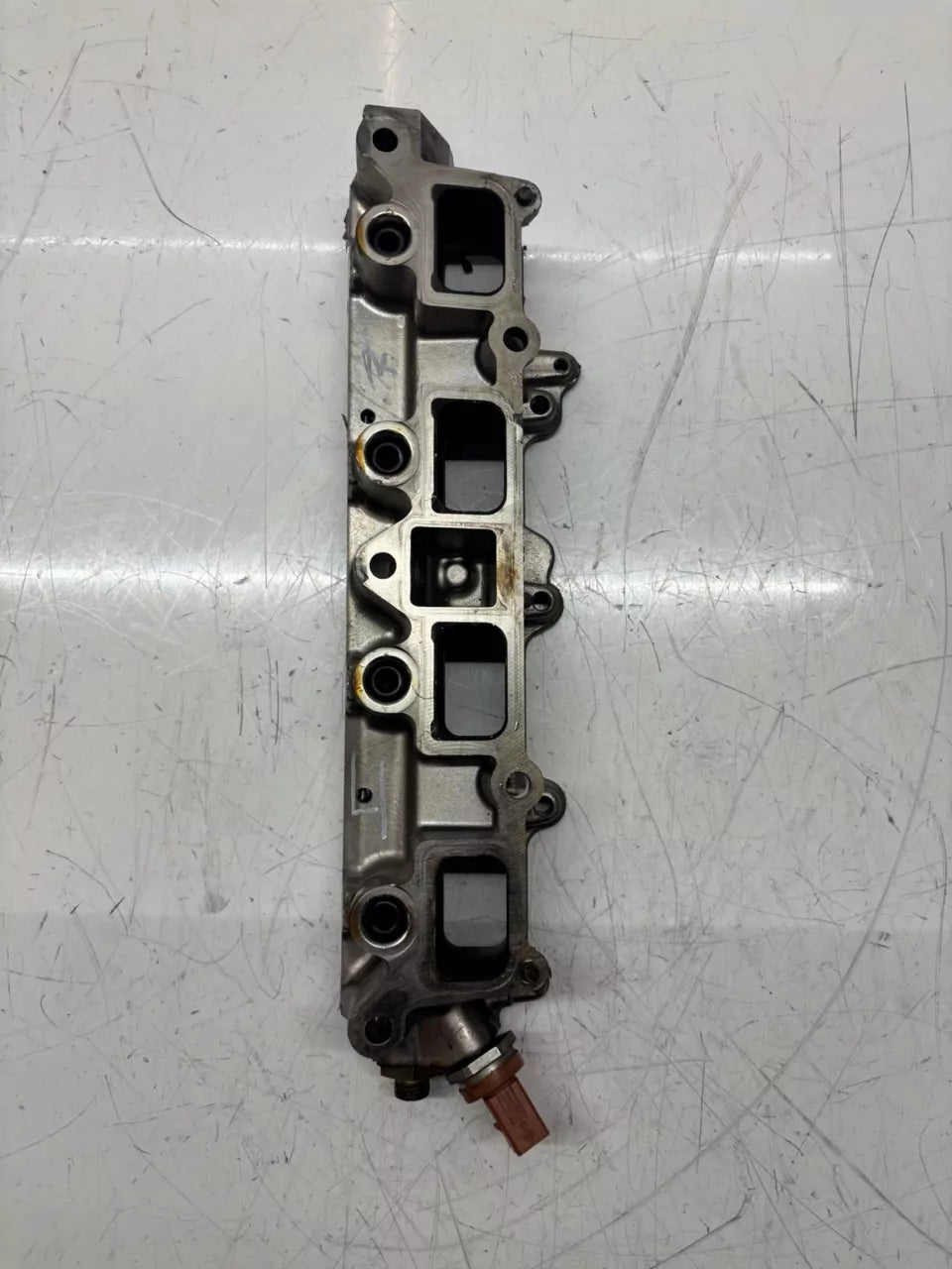 Rampa inyectora Audi Seat Skoda Volkswagen A1 1.4 TSI CAXA CAX 03C133202AQ