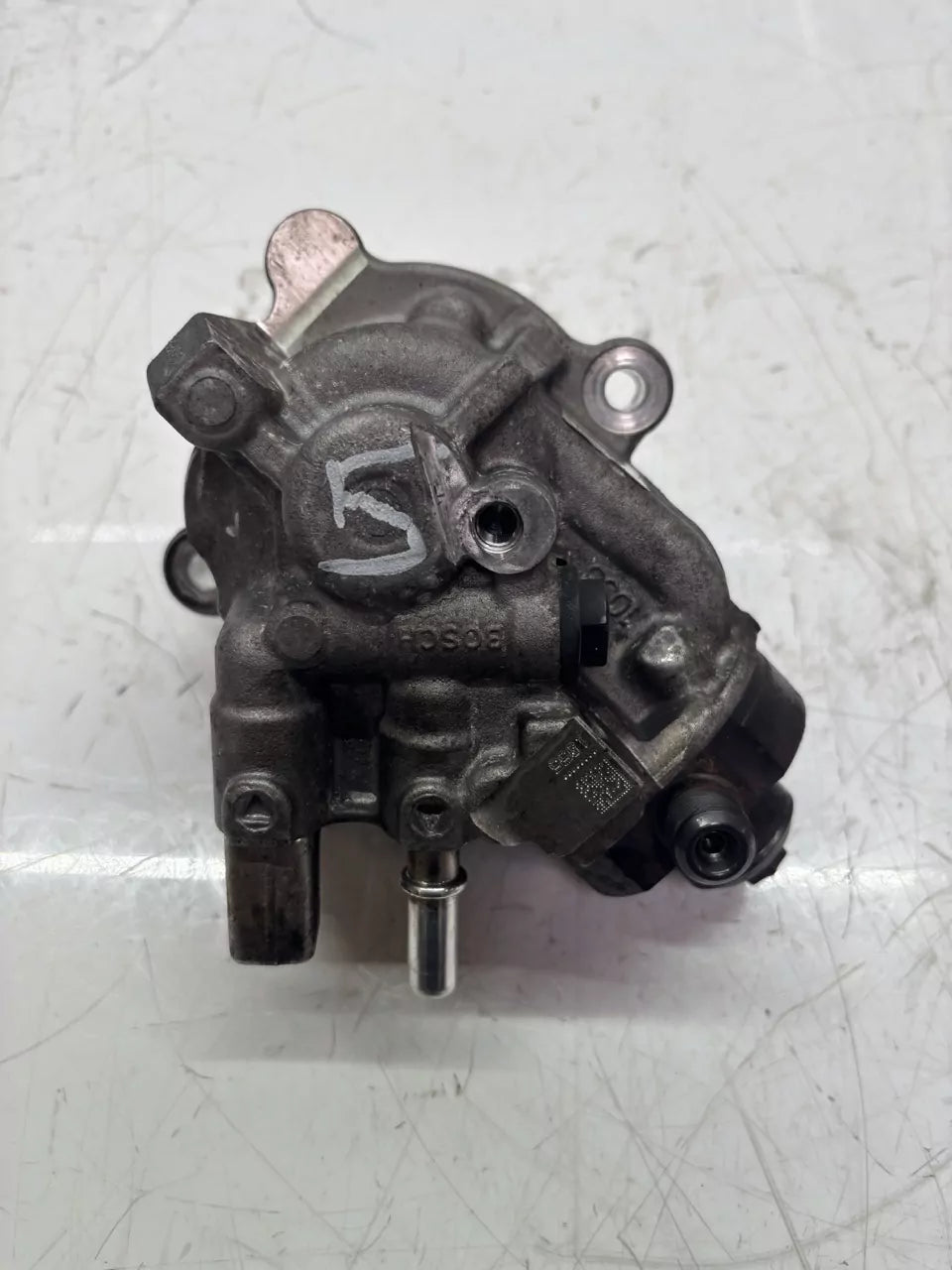 Bomba de alta presión BMW Serie 1 F20 F21 1.5 d 116d B37D15A B37 8511626