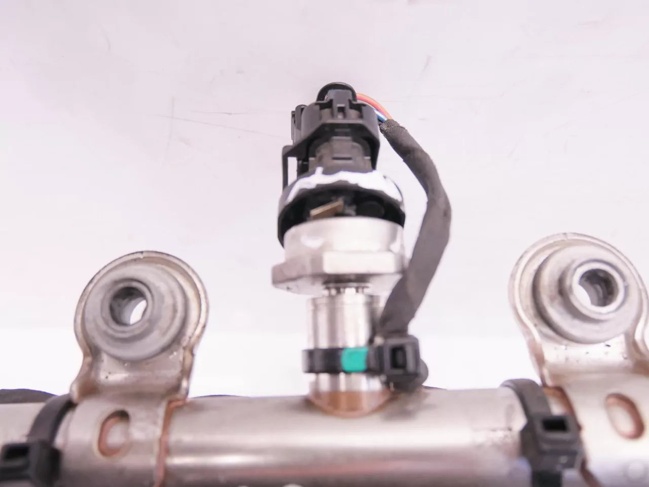 Rampa inyectora Defectuoso MG HS AS23 1.5 T Hybrid 15E6E 15E4E 10764091