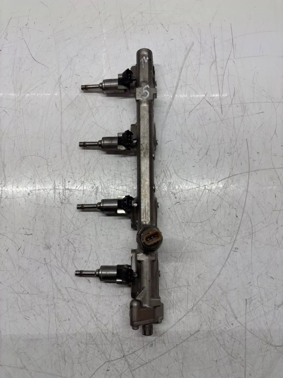 Rampa inyectora Nissan Juke 1.6 DIG-T Nismo MR16DDT 175211KC0A 166001KC0A