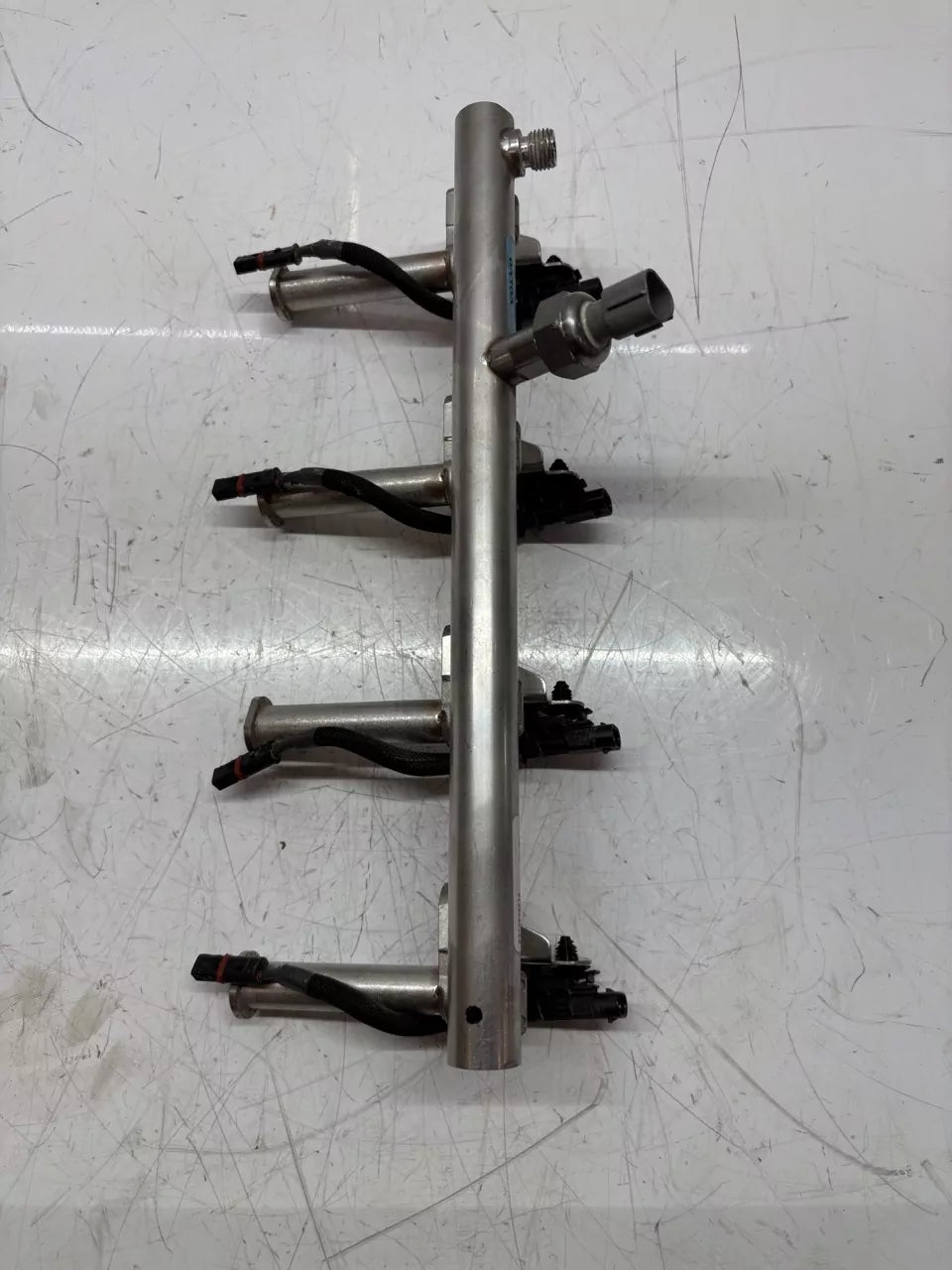 Carril del inyector Volvo V40 525 2.0 T2 B4204T17 31478555