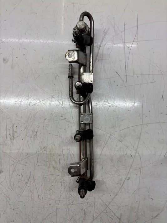 Rampa inyectora Audi Volkswagen A4 B6 A6 C5 2.0 ALT 06B133551T