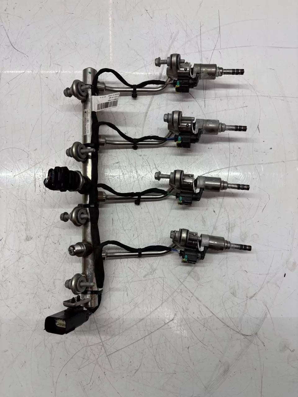 Rampa inyectora MG HS MKI 1.5 T 15E4E 10764091