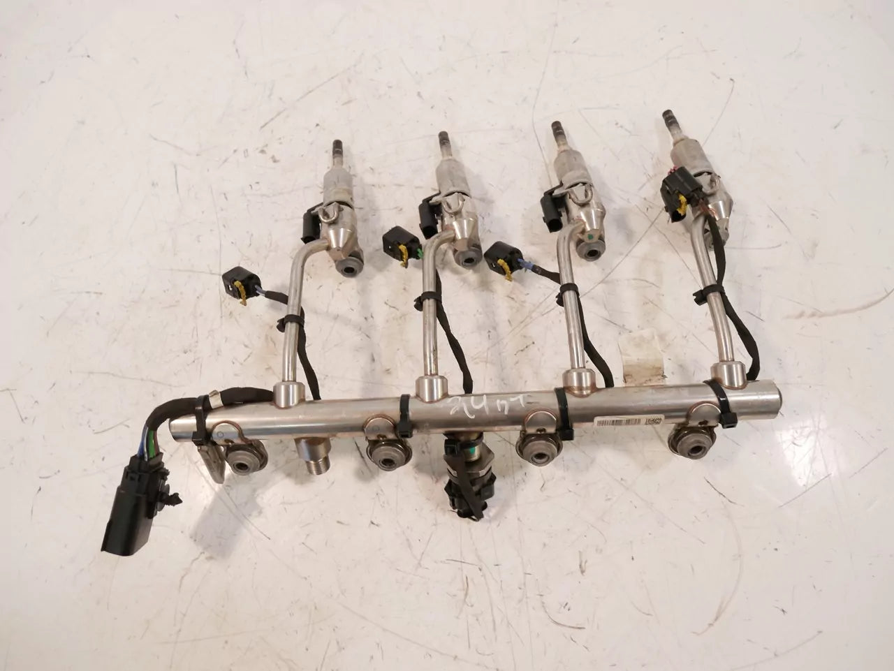 Riel inyector MG HS AS23 1.5 Hybrid 15E4E 10764069