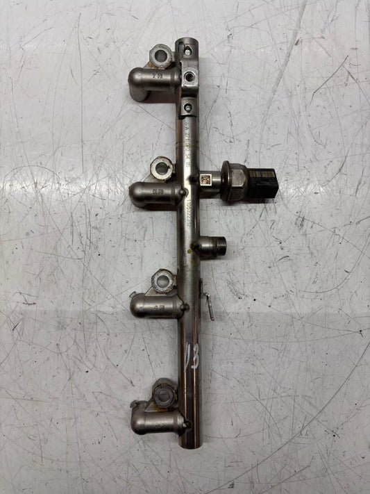 Rampa inyectora Mercedes-Benz Clase C 1.8 CGI M271.820 M271 271.820 A2710705495