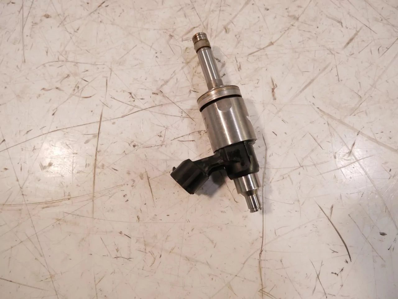 Boquilla inyector de combustible Toyota GR86 GR 86 Coupe 2,4 FA24D FA24 16611AB110