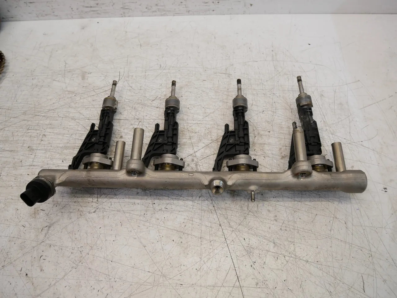 Riel inyector BMW Mini F56 F57 F54 F60 2.0 i B48A20B B48 8665633