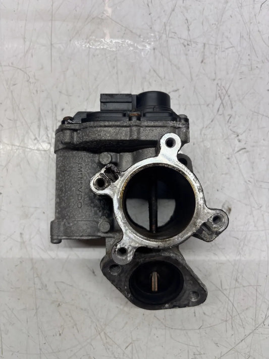 Válvula EGR Nissan Qashqai JJ10E 2.0 dCi M9R832 M9R 8200327011
