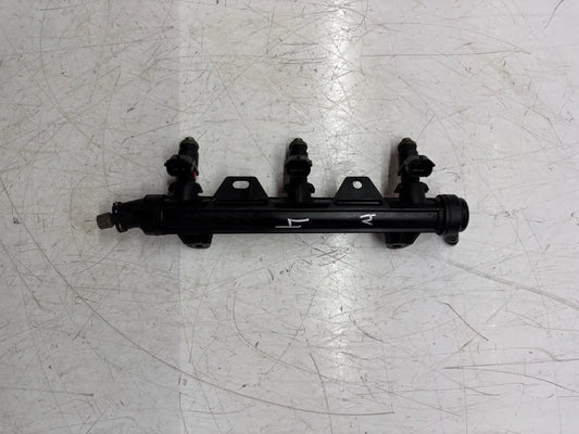 Riel inyector Seat Volkswagen Skoda Ibiza Fabia 1.2 gasolina CGPA CGP 03E133320A