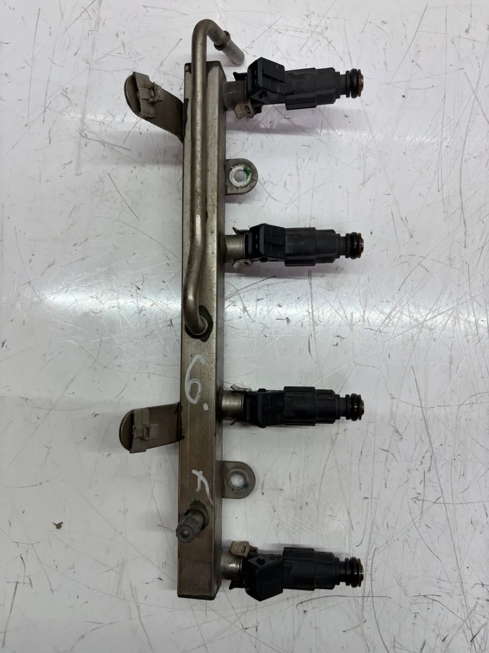 Carril del inyector MG ZS SUV 1.5 VTi 15S4C F01R00P100