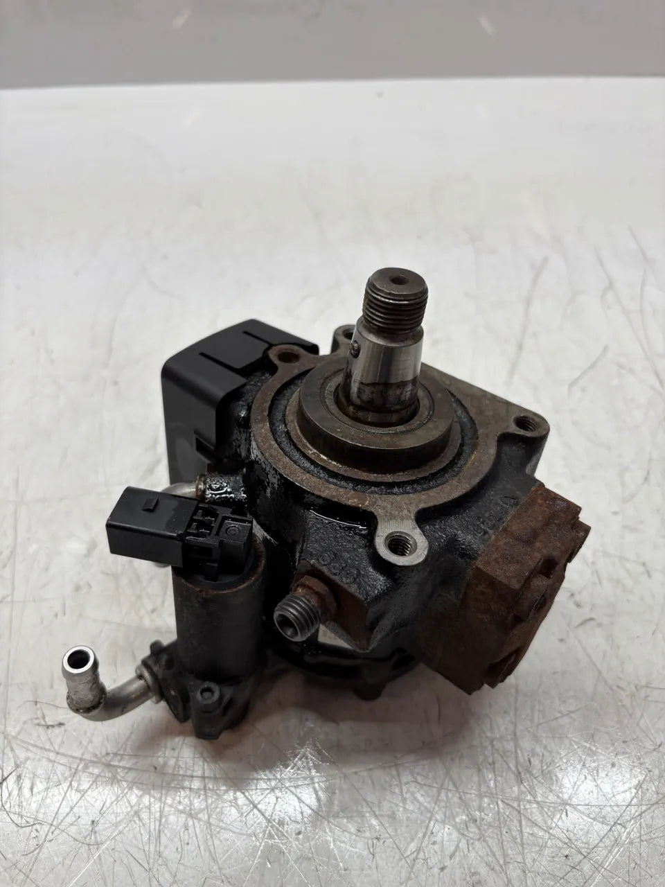 Bomba de alta presión Volkswagen Caddy III 1.6 TDI CAYD CAY 03L130755AL