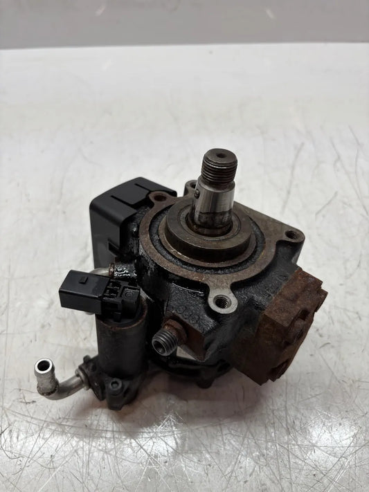 Bomba de alta presión Volkswagen Caddy III 1.6 TDI CAYD CAY 03L130755AL