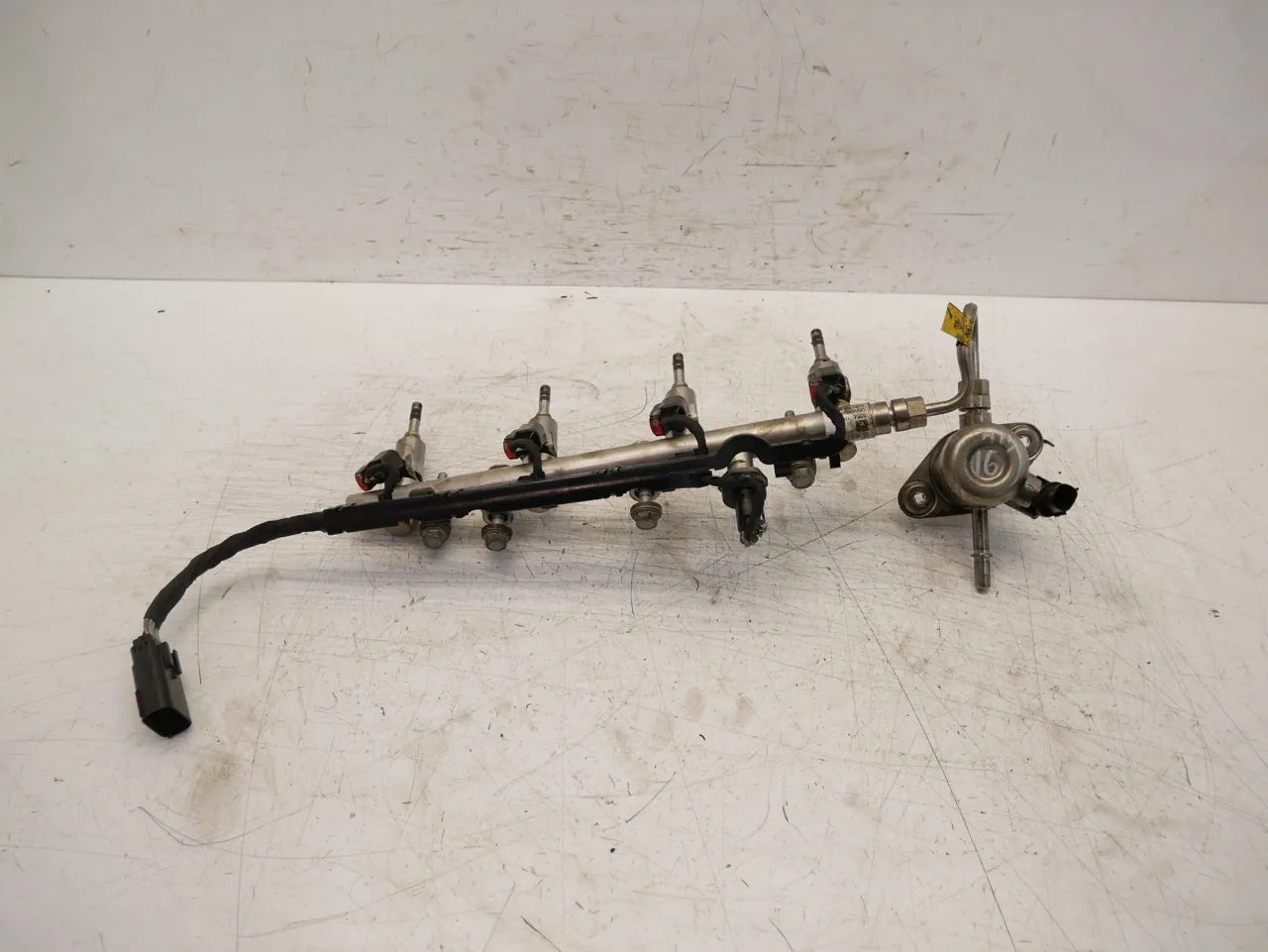 Riel de inyectores Cadillac Chevrolet ATS CTS Camaro 2.0 Turbo LTG 12689354