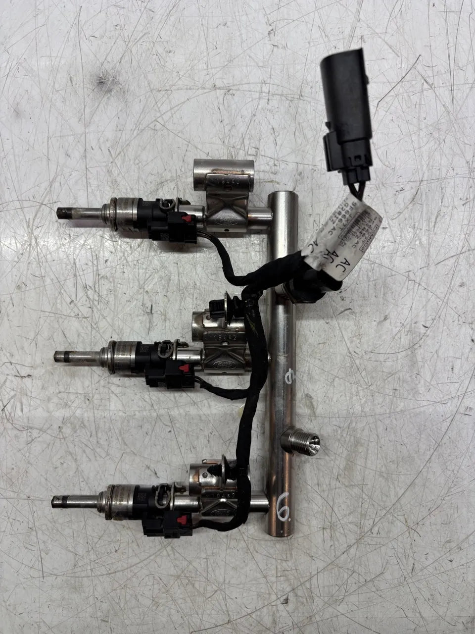 Rampa inyectora Ford Focus IV 1.5 EcoBoost YZDA HX7G-9D280AB