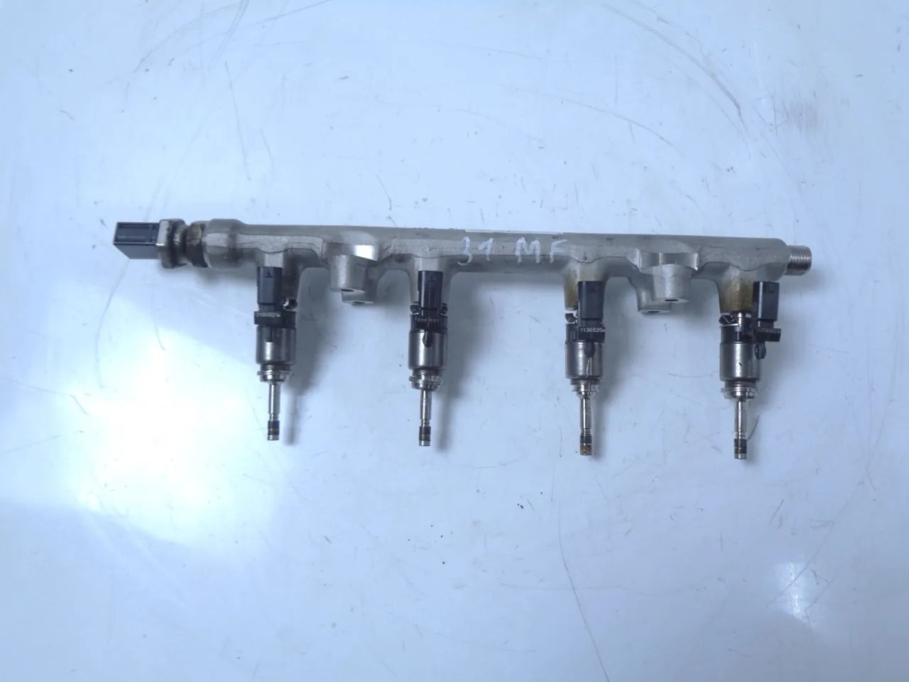 Rampa inyectora Audi Volkswagen A3 Q3 Golf 1,5 TFSI DFYA DFY 05E133320