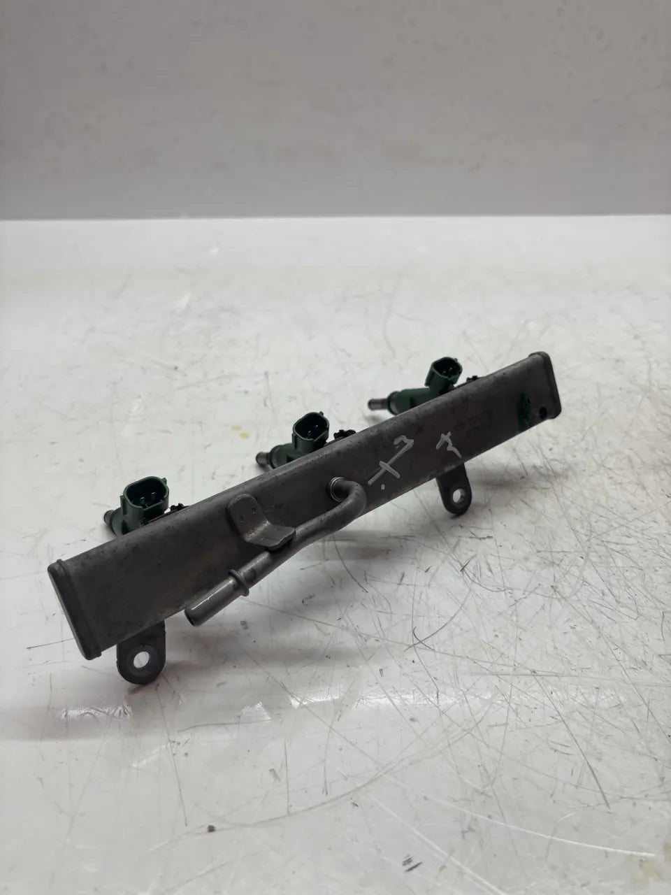 Barra de inyectores Renault Clio V 1.0 TCe H4D 470 175204021R