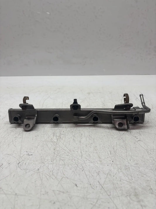 Barra de inyectores Suzuki SX4 S-Cross 1.6 gasolina M16A 15730-61M00