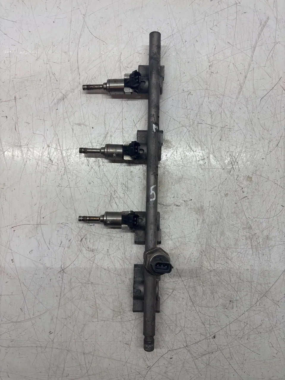 Rampa inyectora Nissan Juke F15 1.6 DIG-T MR16DDT 175211VA0A 166001KC0A