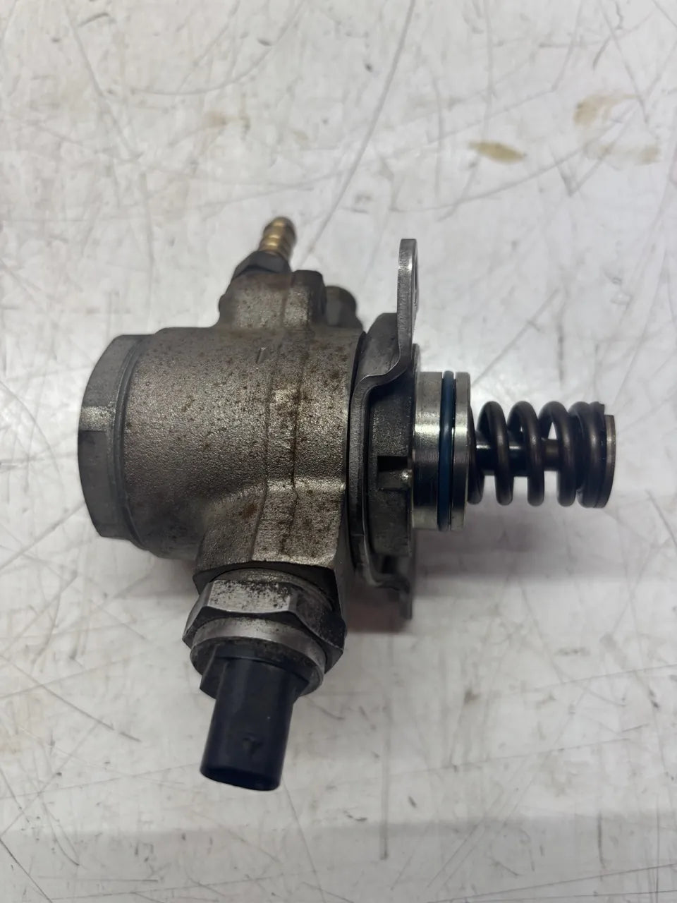 Bomba de combustible Volkswagen Golf VI 1.4 TSI CAVD CAV 03C127026M