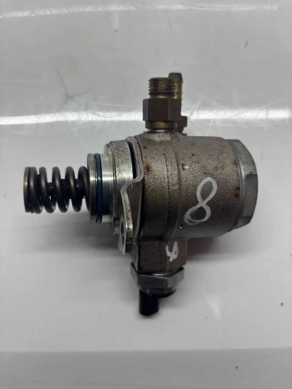 Bomba de combustible Volkswagen Golf Passat B7 1.4 TSi CAXA CAX 03C127026M