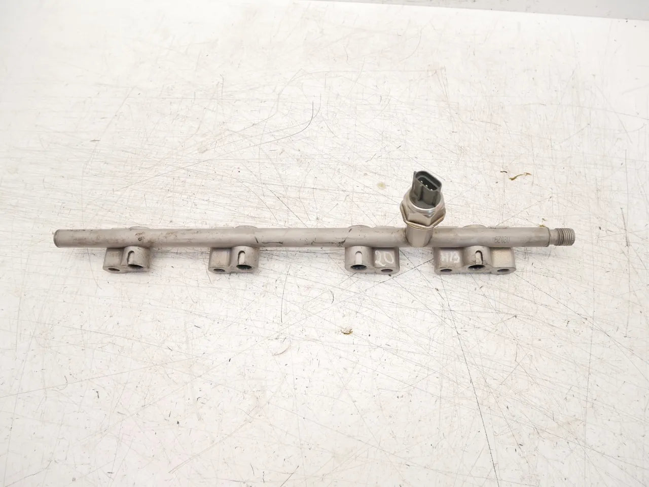 Rail de inyectores Renault Clio IV 1.6 RS M5M401 M5M 6Z02U