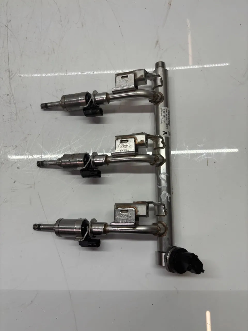 Barra de inyectores Ford Fiesta VI 1.0 gasolina P4JB DM5G-9H487-AA