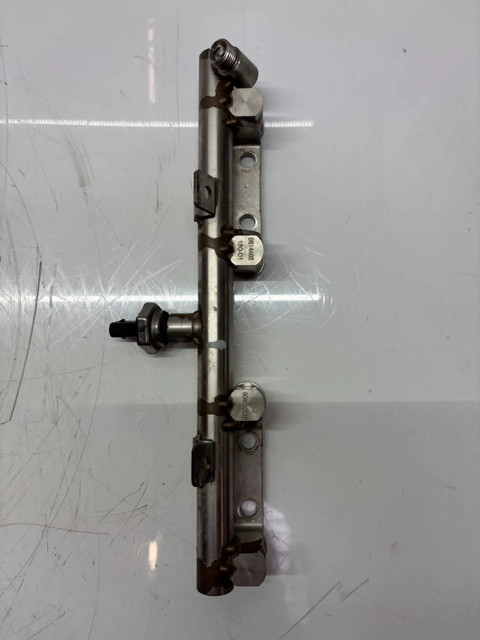 Carril del inyector Peugeot Citroen 508 1.6 PureTech EP6FADTXD 5GF 9814468180