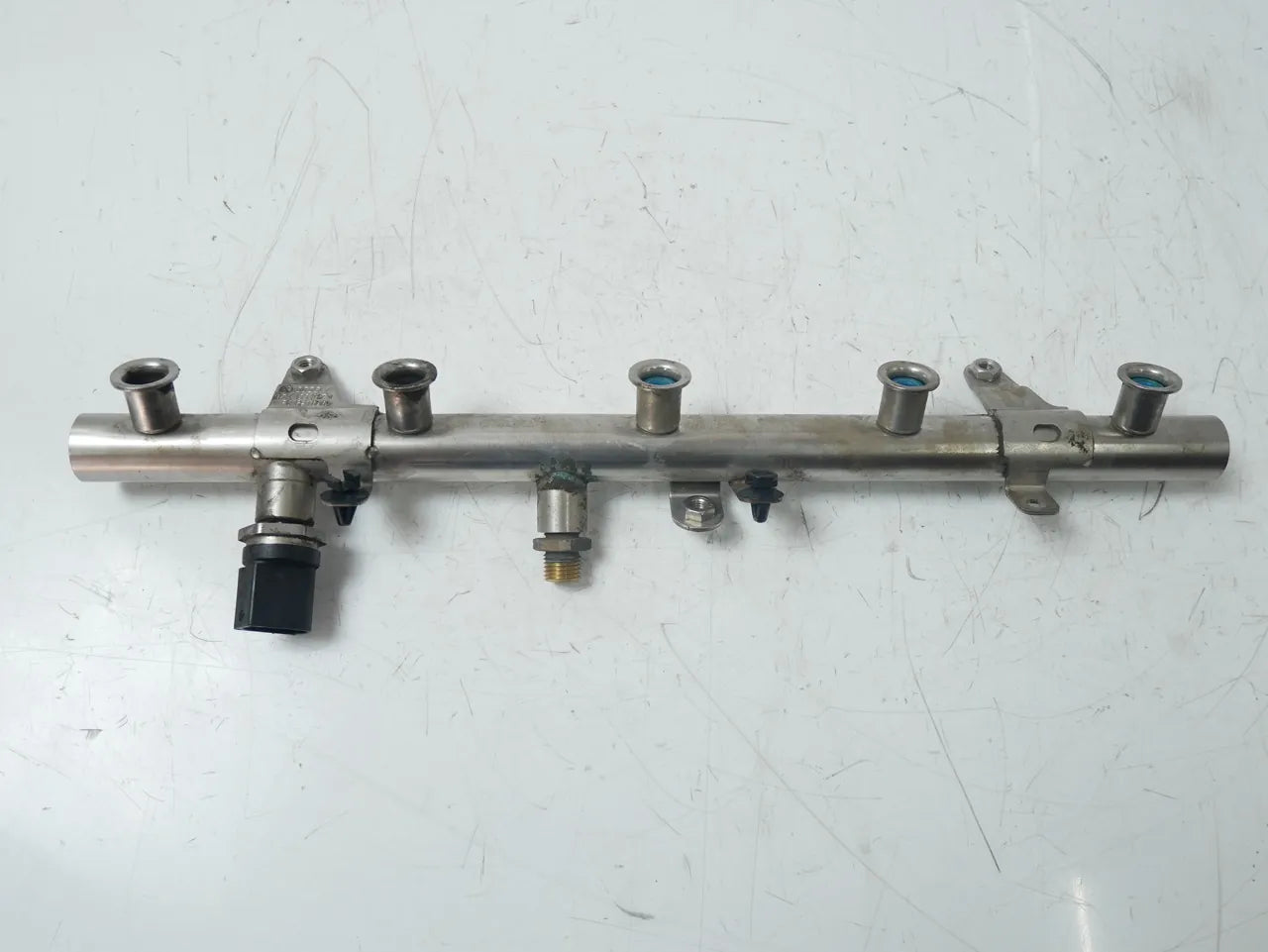 Rampa inyectora Audi A3 RS3 TT 2.5 quattro CEPA CEP 07K133317J