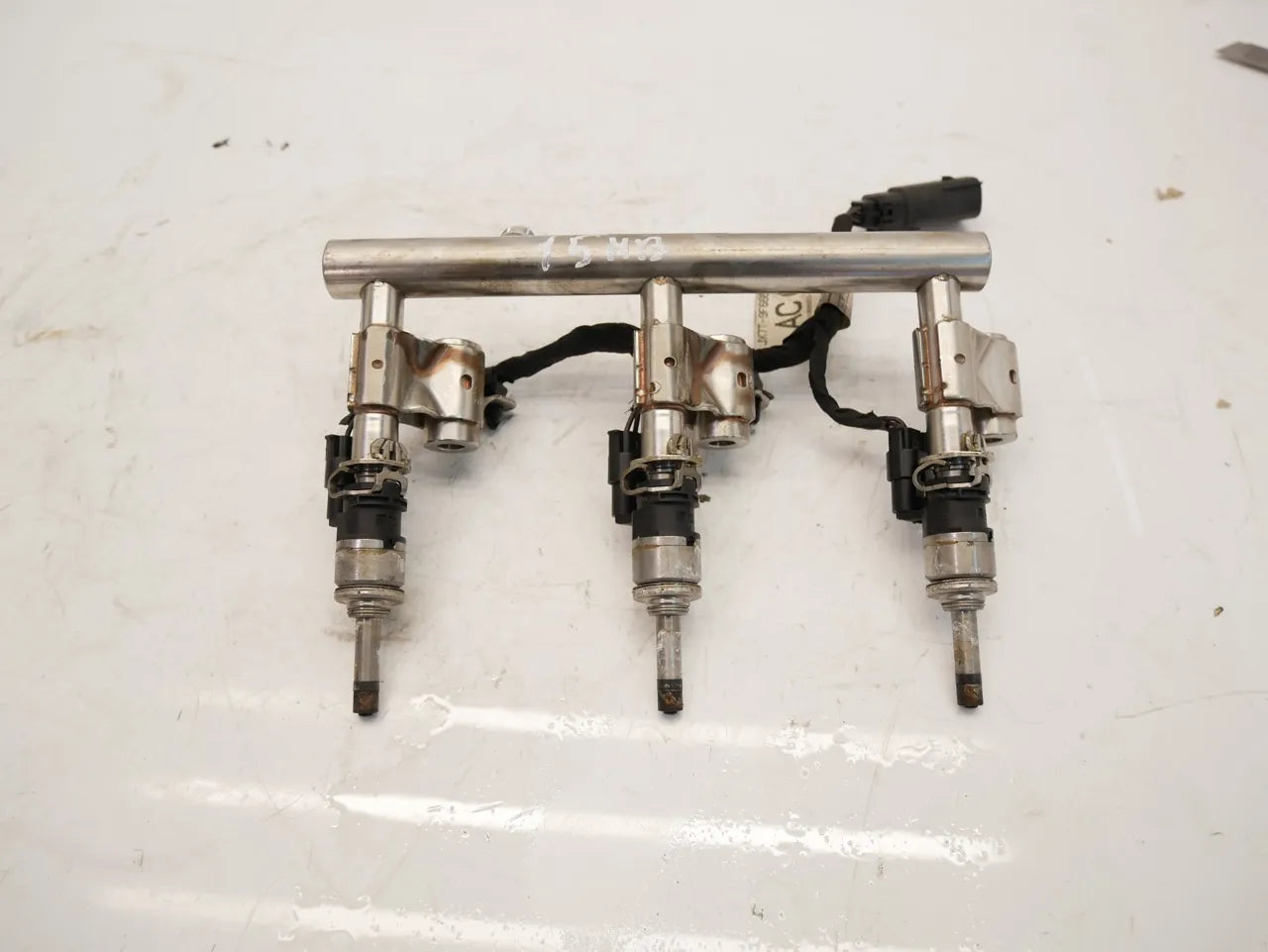 Rampa inyectora Ford Focus Kuga 1.5 EcoBoost YZDA HX7G-9D280-AA