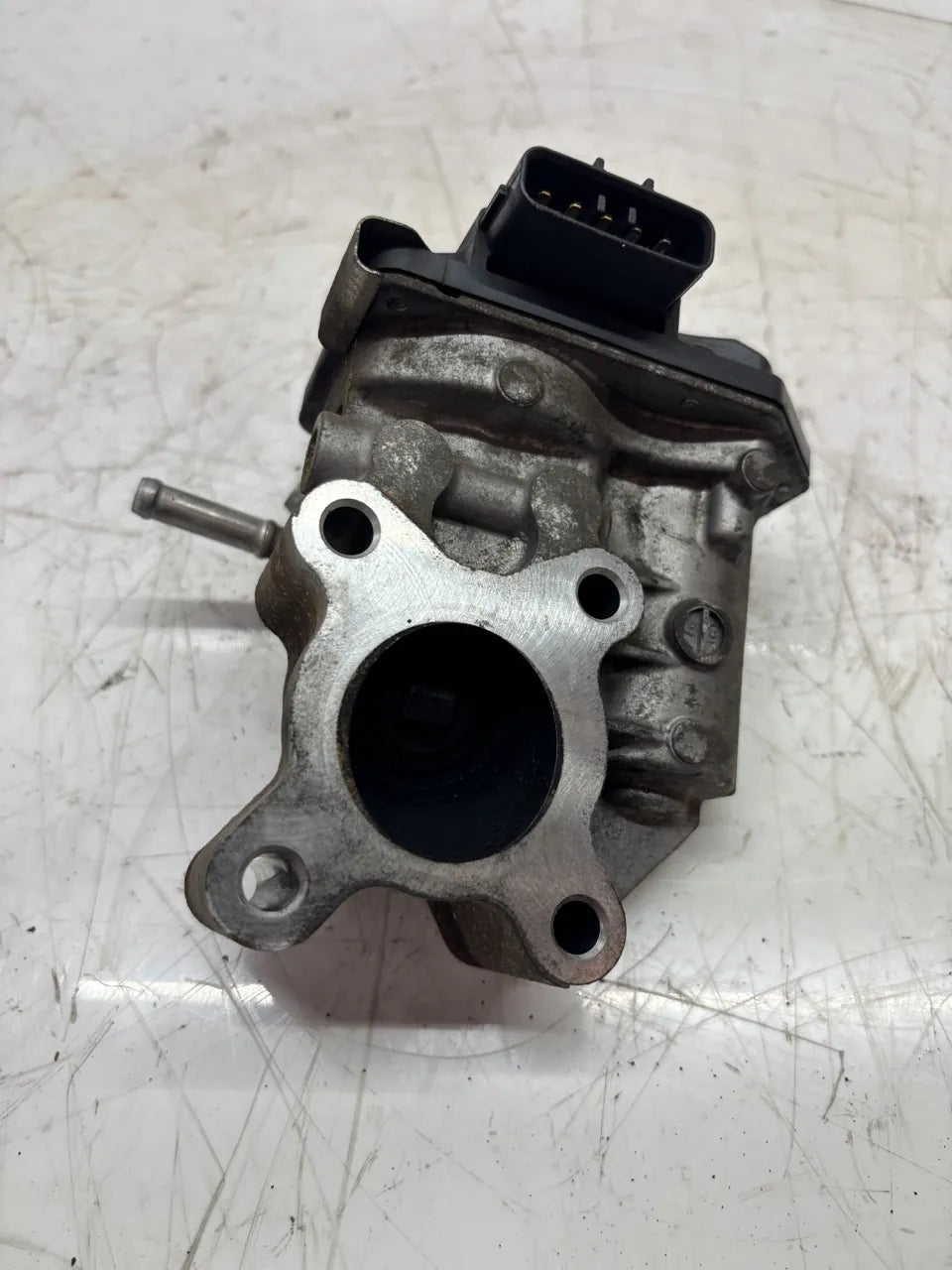Válvula EGR Nissan NT400 CABSTAR 2.5 DCI YD25DDTI 147105X00D