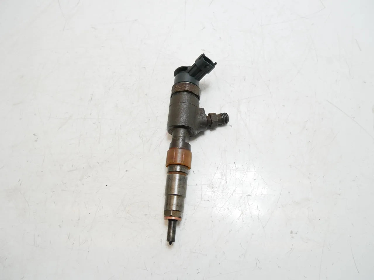 Inyector de combustible Citroen Peugeot 208 1.6 HDI BHW DV6FE BH02 0445110566