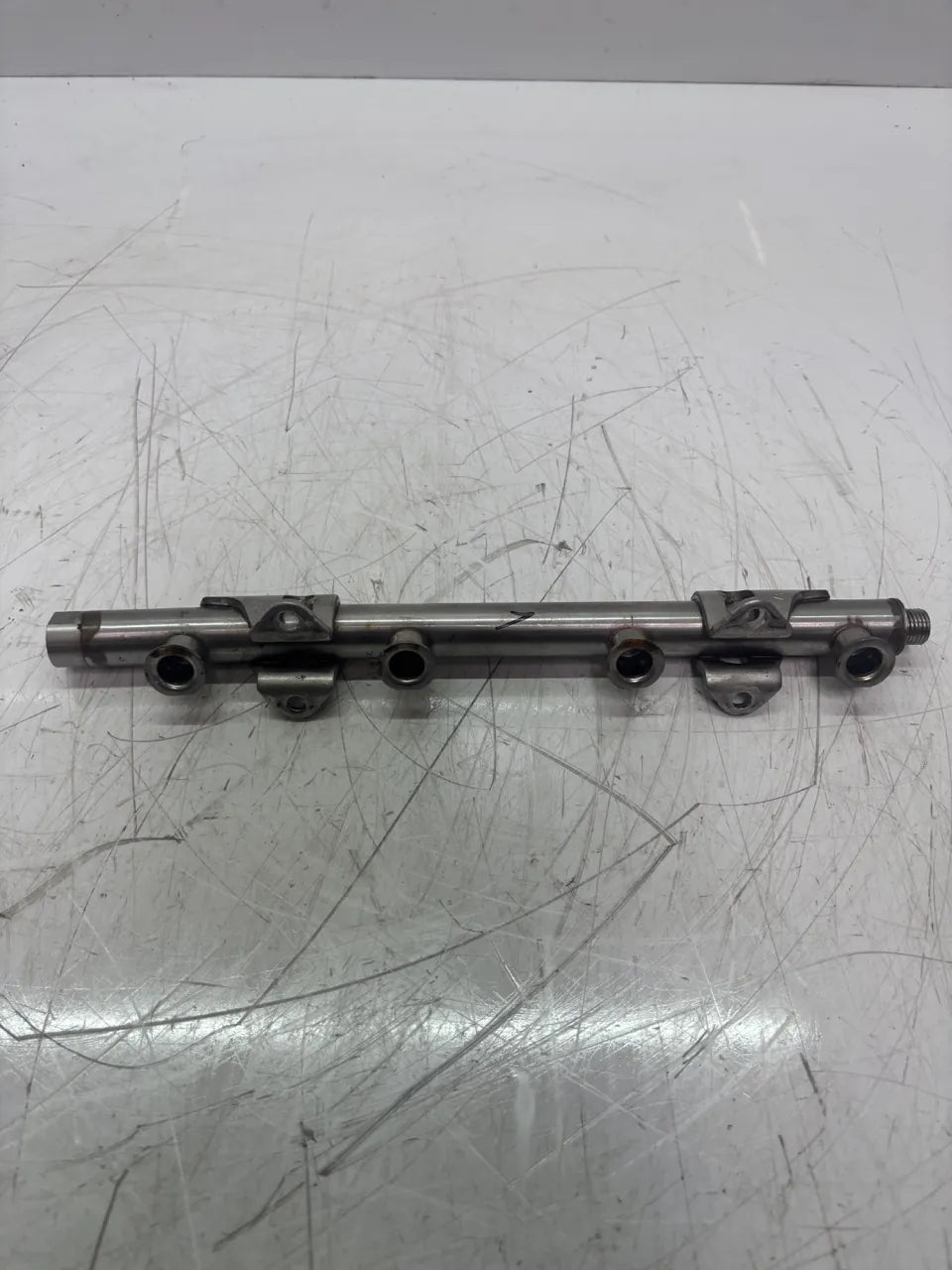 Rampa inyectora Volkswagen Audi Seat Skoda Golf A1 1.4 TSI TFSI CZCA CZC 04E133320D