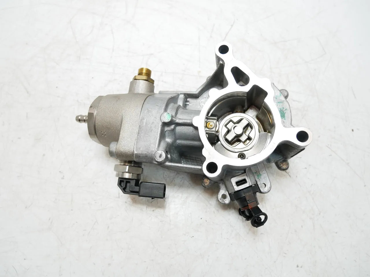 Bomba de combustible Audi Seat Skoda Volkswagen 2.0 TSI DCGA DCG 06L145100K