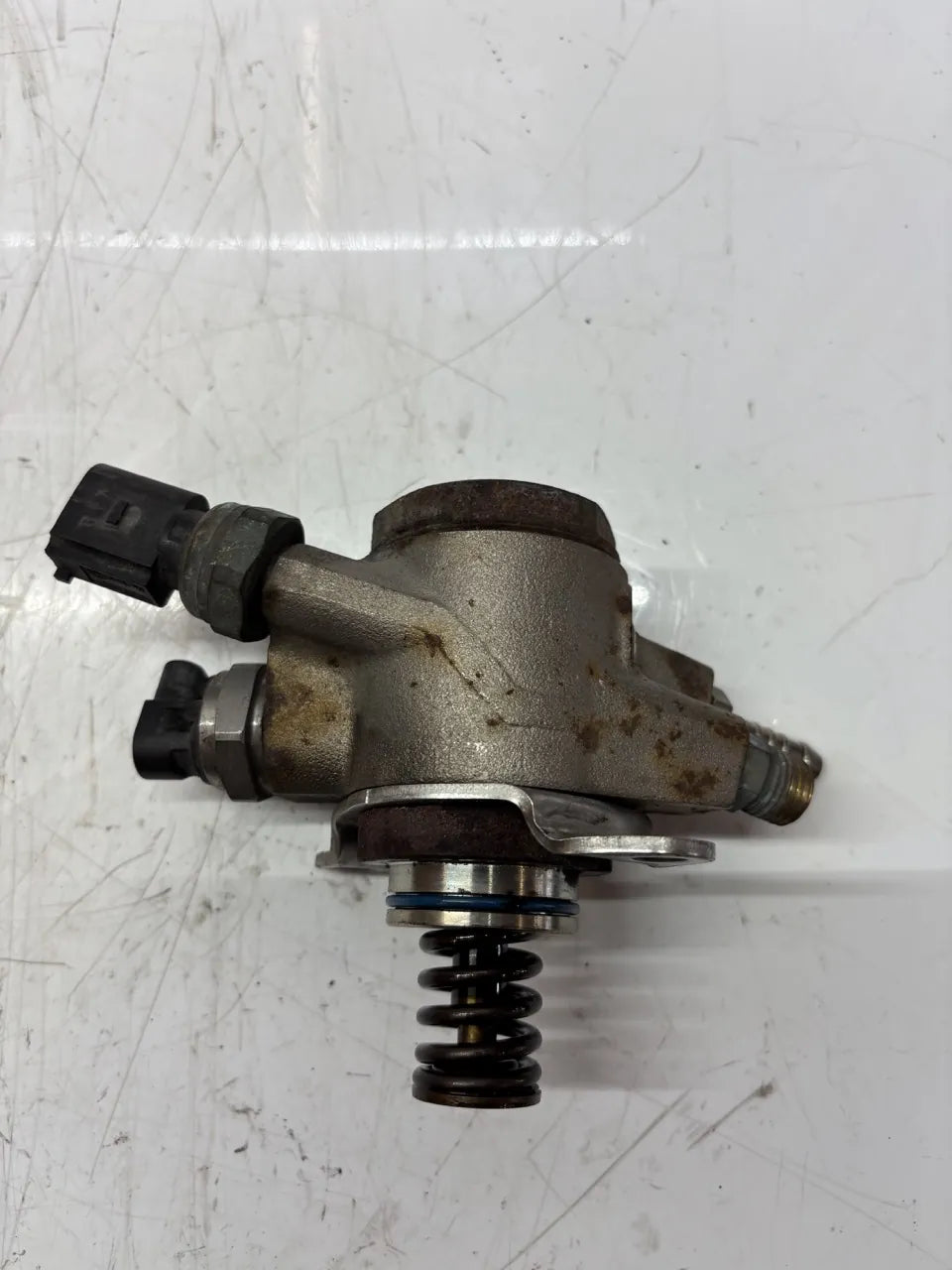 Bomba de combustible Audi A4 S4 B8 A5 S5 3.0 Quattro CGWC CGW 06E906051K