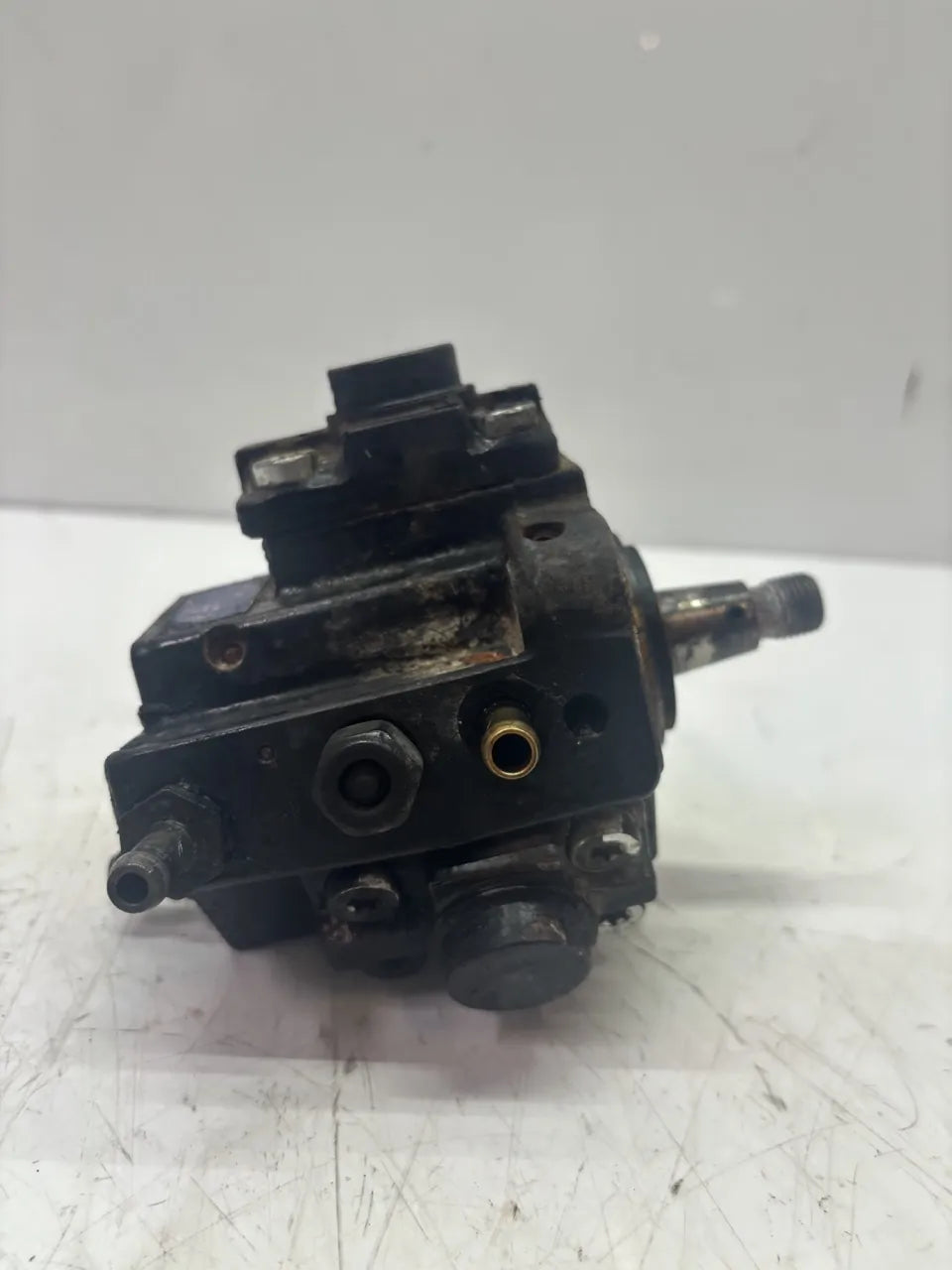 Bomba de alta presión Opel Insignia A 2.0 CDTi A20DT LBR 55574632