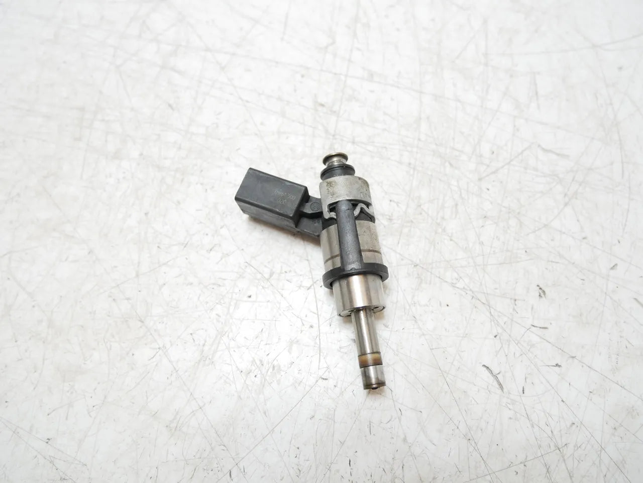 Boquilla inyector de combustible Audi Seat Skoda Volkswagen A3 TT 2.0 TFSI BWA 06F906036A