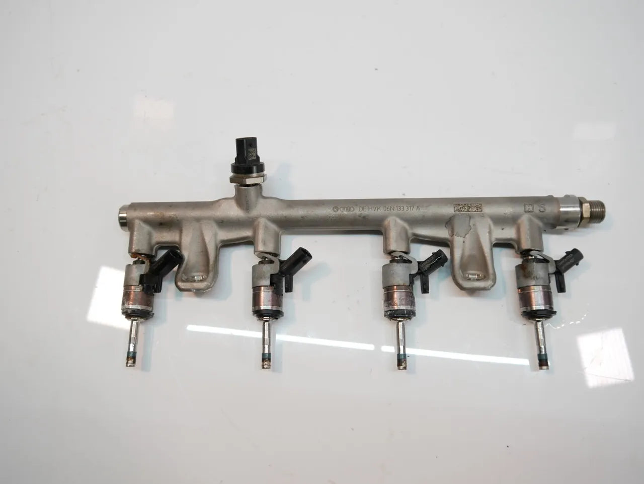 Rampa inyectora Audi Volkswagen A3 Tiguan 2.0 TSI DNNA DNN 06N133317A