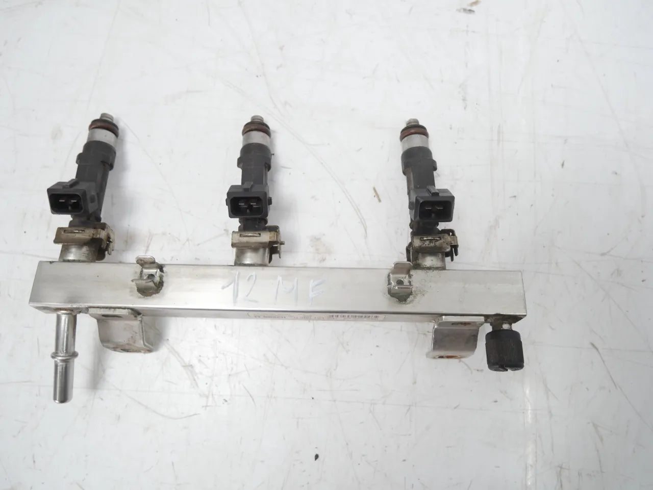 Carril del inyector Opel Corsa D LE8 1.0 A10XEP 55562250 0280151237