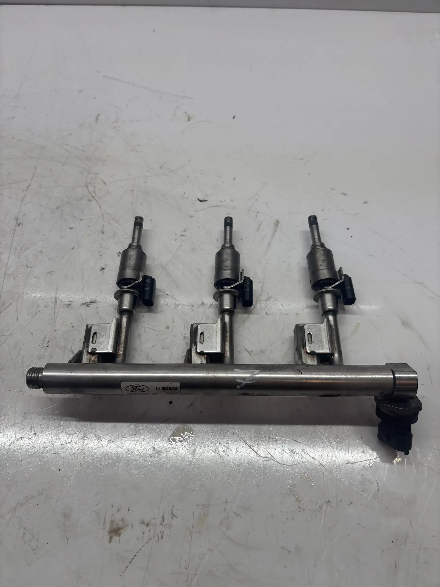 Barra de inyectores Ford Fiesta VI B-Max 1.0 EcoBoost M1JE CM5G-9H487-HB