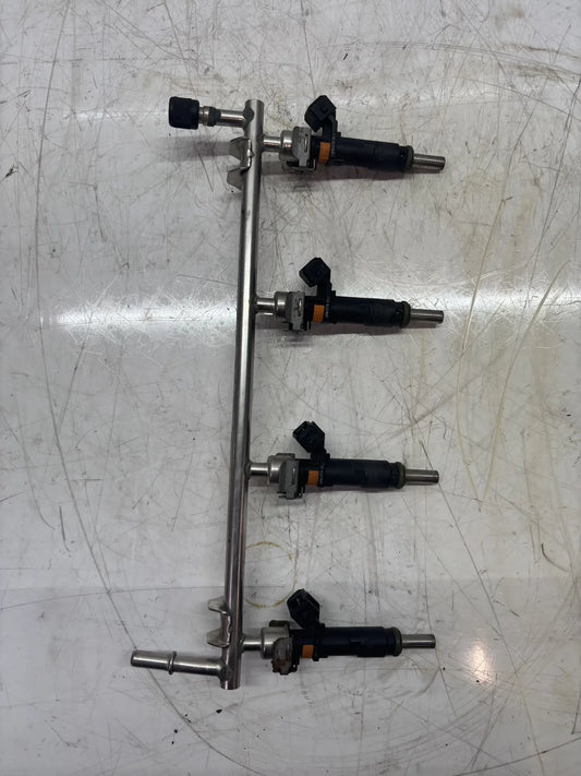 Riel inyector Opel Zafira 1.8 gasolina A18XER 2H0 55353804