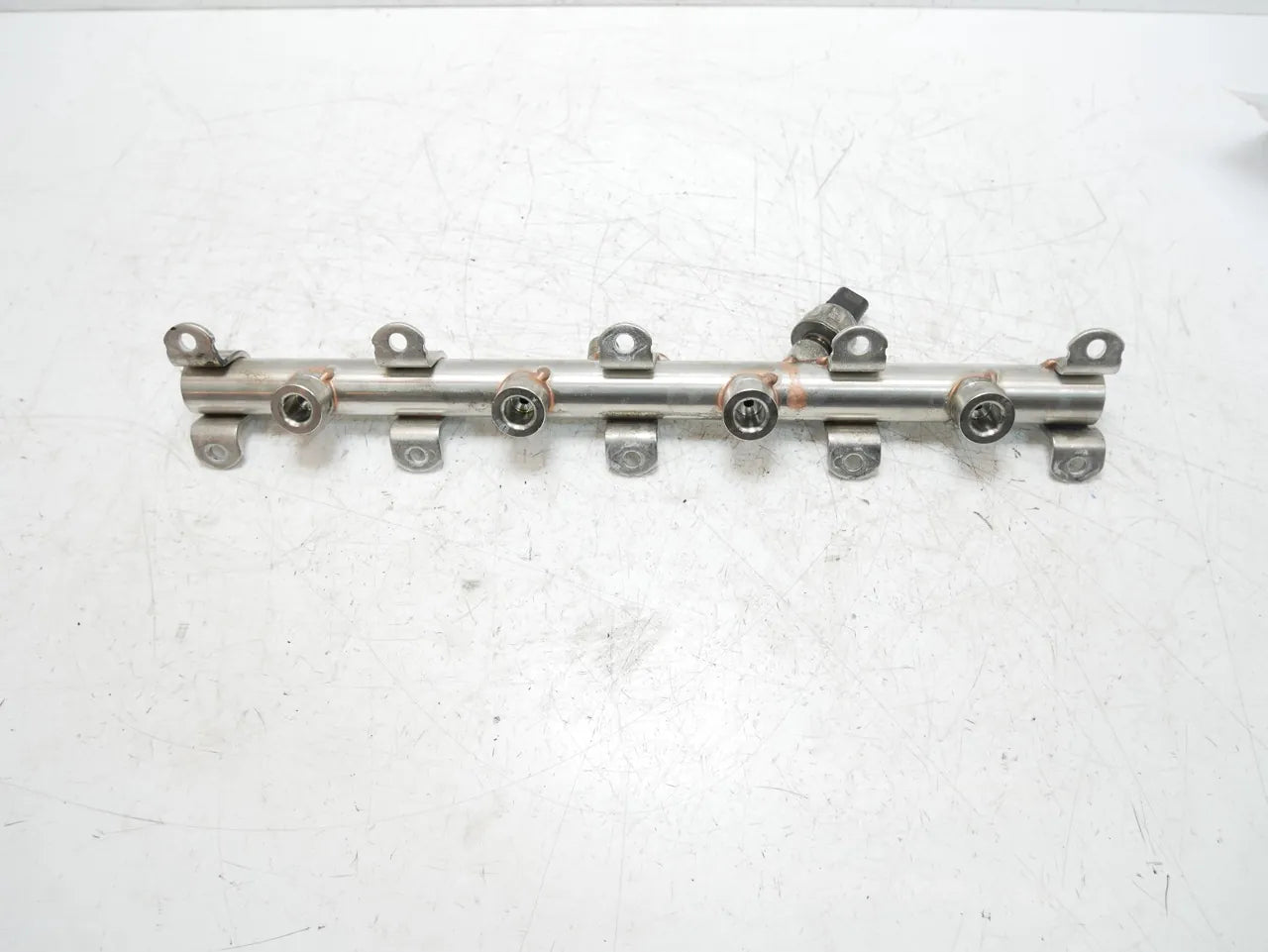 Rampa inyectora Lamborghini Urus Performante 4.0 V8 tracción total DWN 0P2133315A