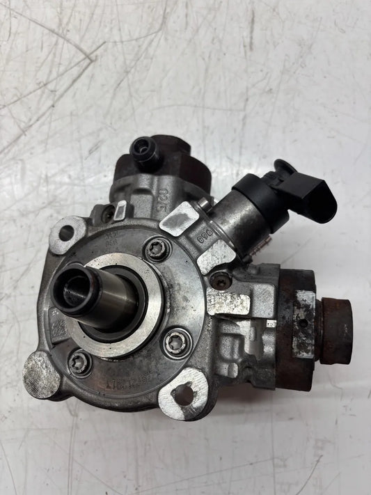 Bomba de alta presión BMW Serie 5 G31 G30 3.0 530d x-Drive B57D30B B57 8599201