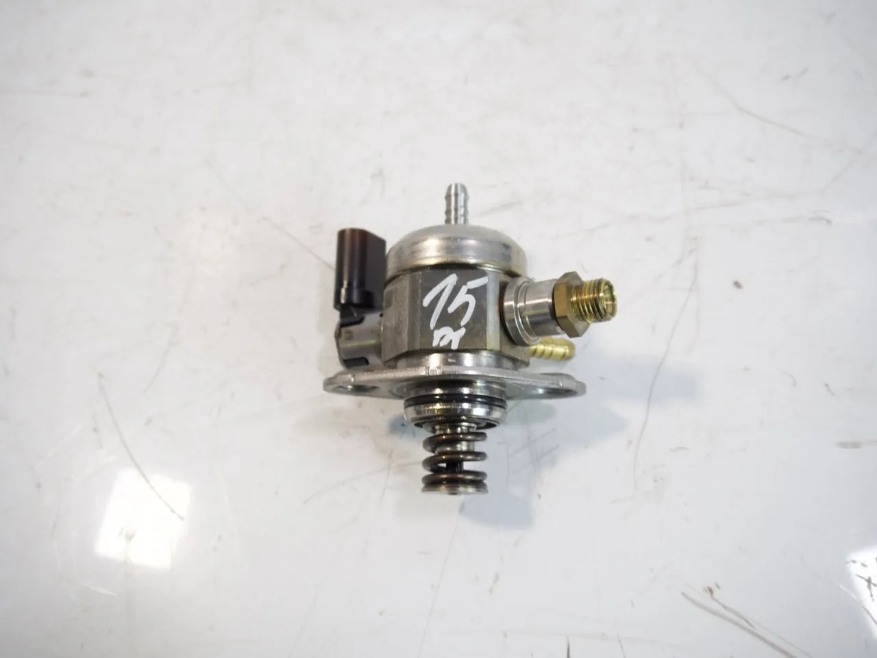 Bomba de combustible Audi A4 B9 A5 2.0 40 TFSI Hybrid DLVA DLV 06G127025G