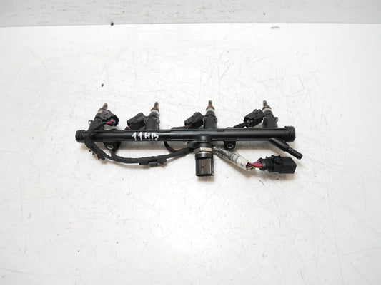 Rampa inyectora Audi Volkswagen A1 Polo 2.0 40 TFSI GTI DKZC DKZ 06K133681E