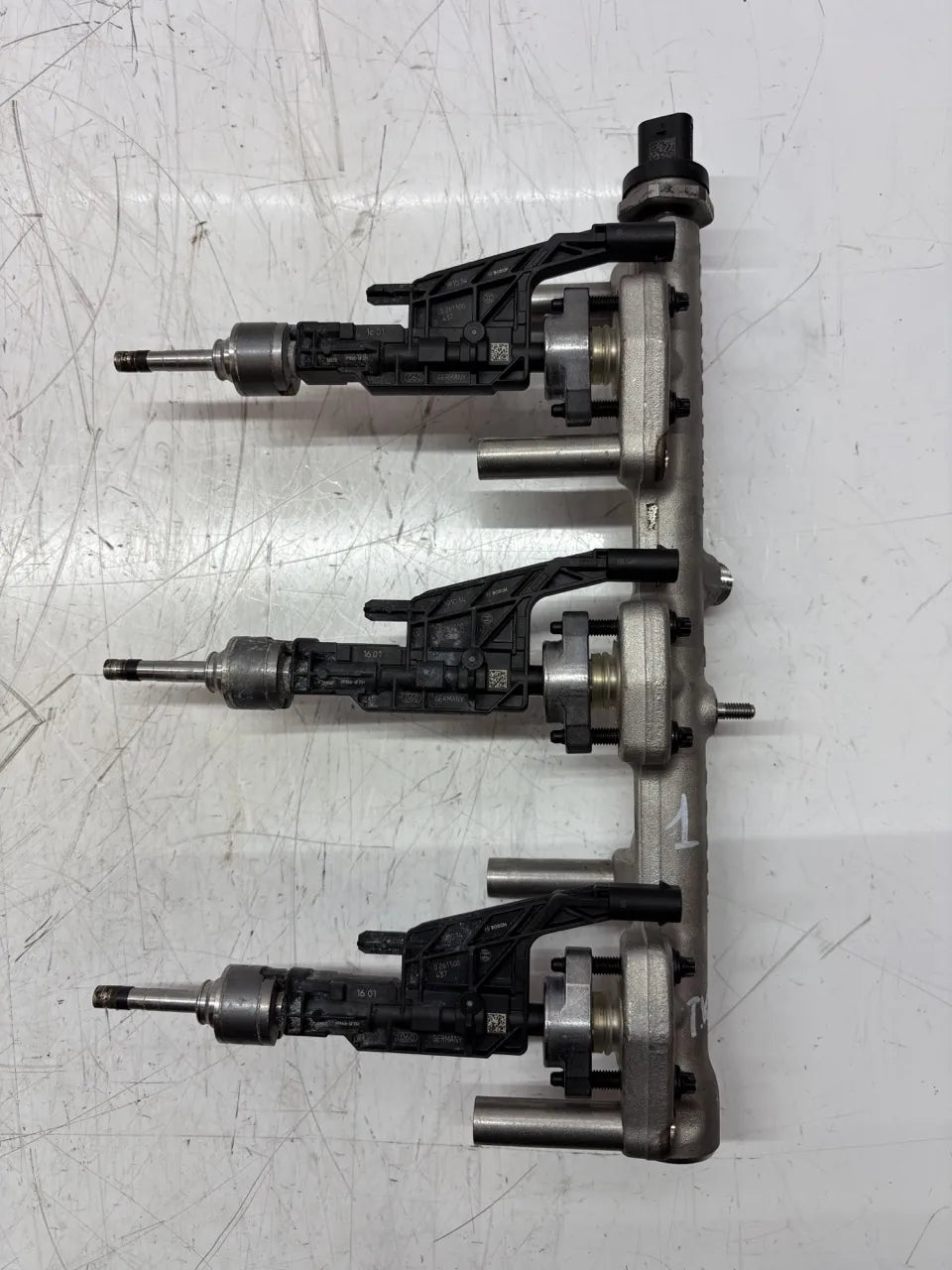 Barra de inyectores Mini Countryman F60 1.5 gasolina B38A15A B38 8665631 8656548