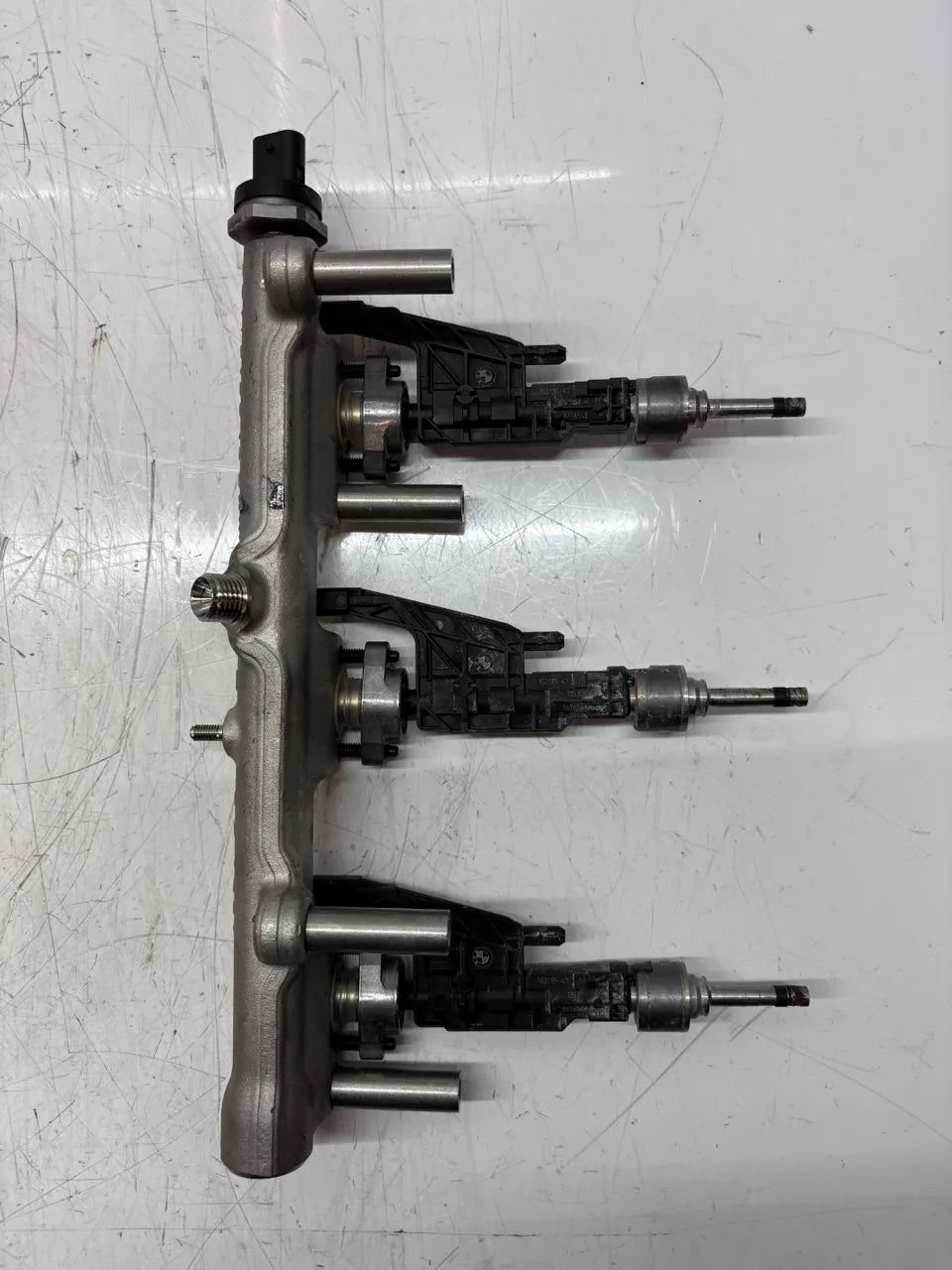 Barra de inyectores Mini Countryman F60 1.5 gasolina B38A15A B38 8665631 8656548