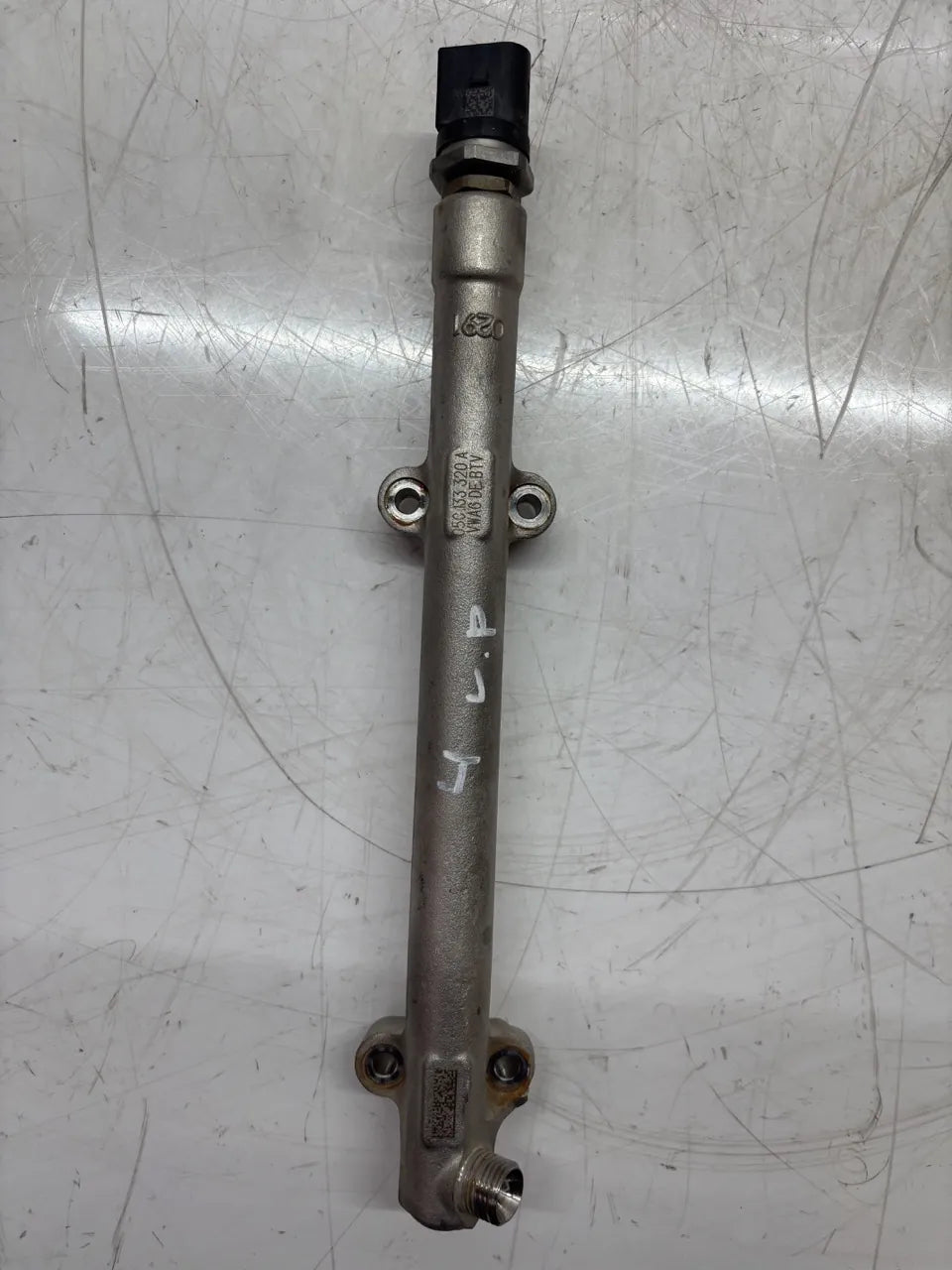 Rampa inyectora Seat Audi Skoda Volkswagen Arona 1.0 TSI TFSI DLAA DLA 05C133320A