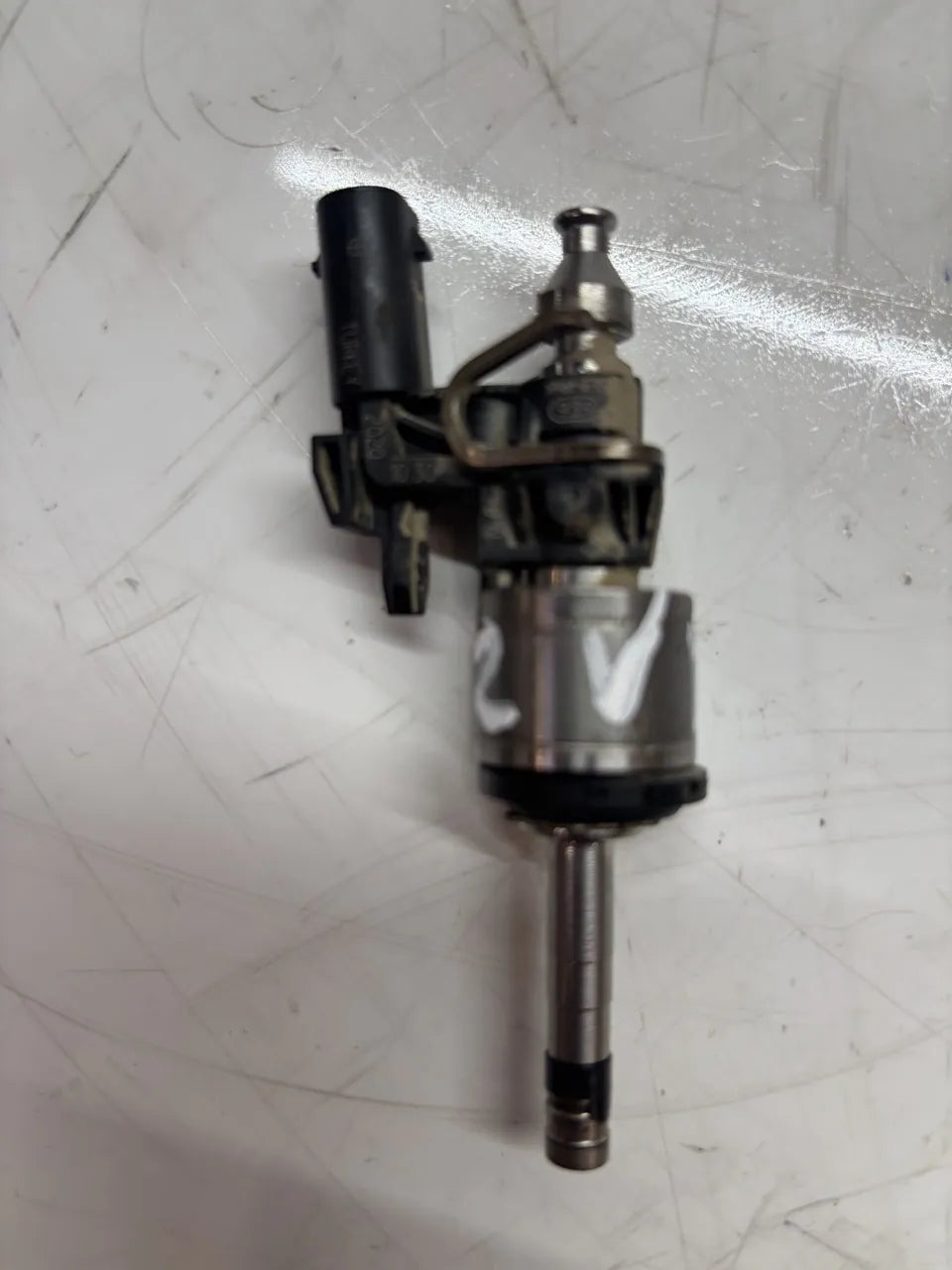 Inyector Seat Audi Skoda Volkswagen Arona Q2 1.0 TSI TFSI DLAA DLA 05C906036