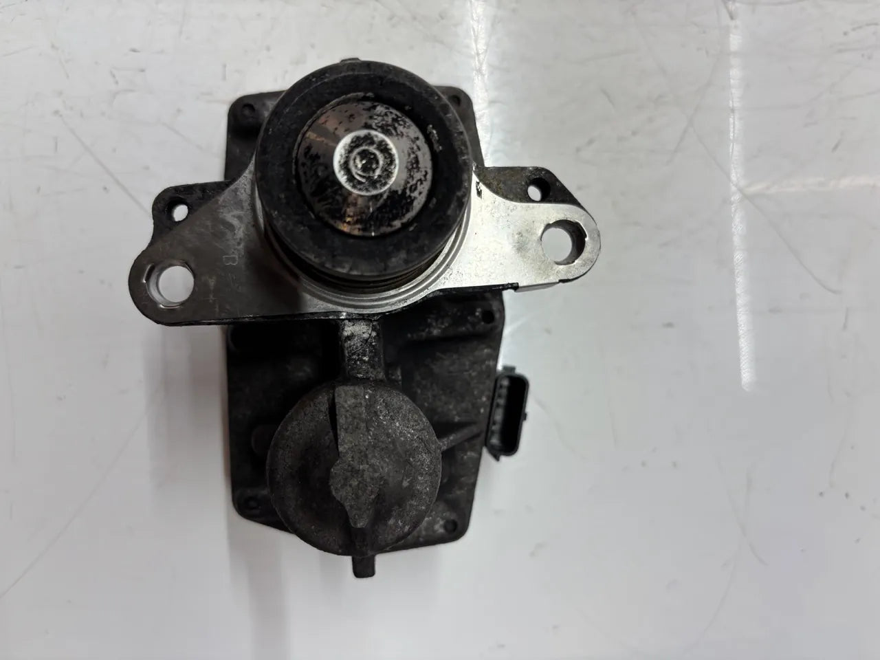Válvula EGR Renault Trafic III 1.6 dCi R9M408 R9M 147109816R