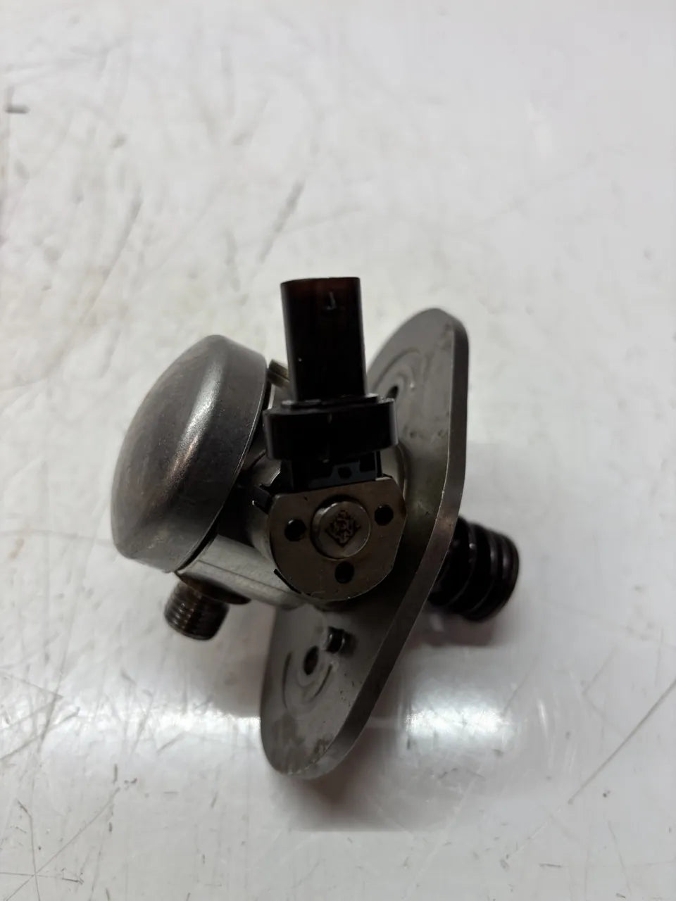 Bomba de combustible Mini Cooper S F56 F57 2.0 gasolina B48A20F B48 8631642